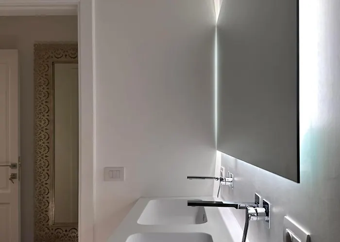 Ottanta5 Private Pensión Mesina