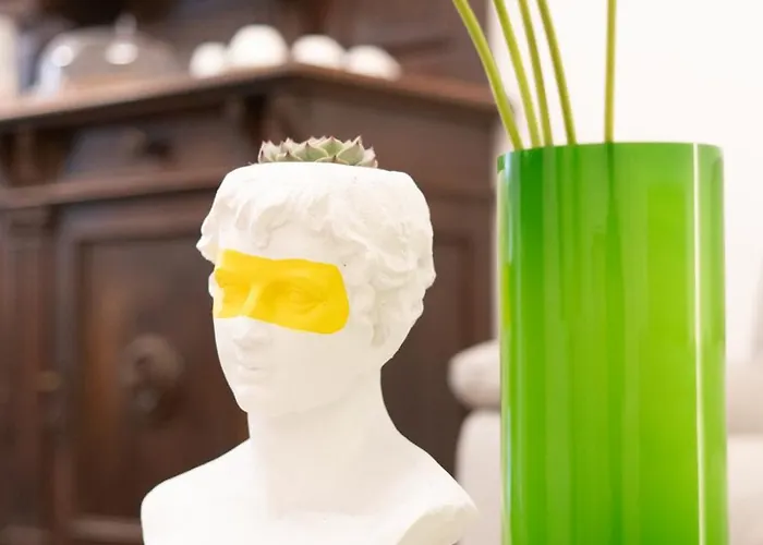 Ottanta5 Private Pensión Mesina